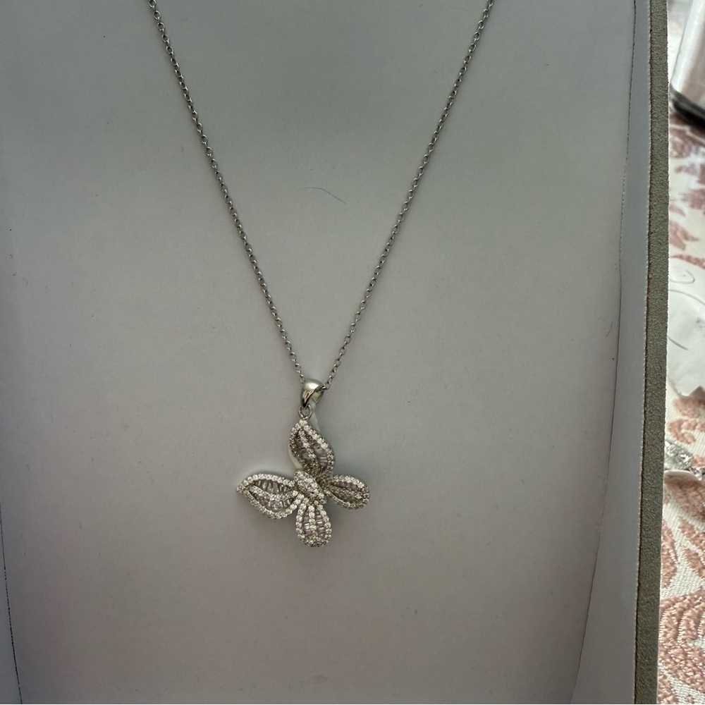 925 Sterling Silver Silver-Tone CZ butterfly Drop Necklace -
